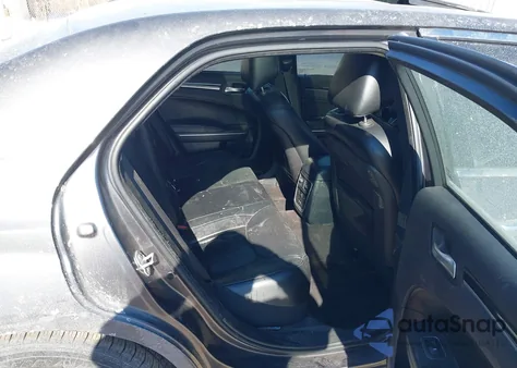 2017 Chrysler 300C z USA, uszkodzony, nr VIN 2C3CCAEGXHH663376